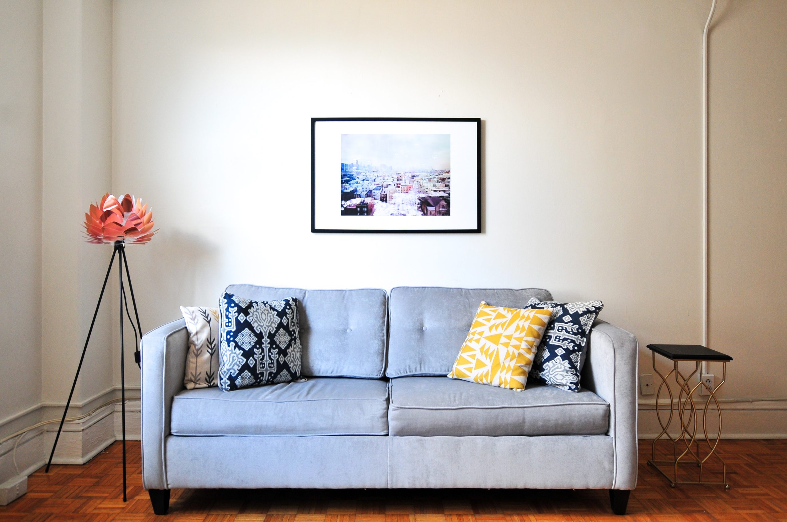 naomi-hebert-2dcYhvbHV-M-unsplash Finition satinée mur blanc
